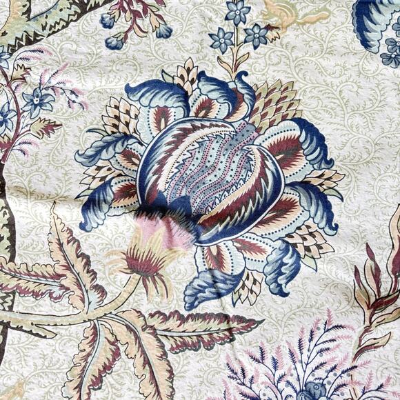 Vintage Cotton Tablecloth Jacobean flowers motif blue sage & white square cloth - Picture 8 of 10